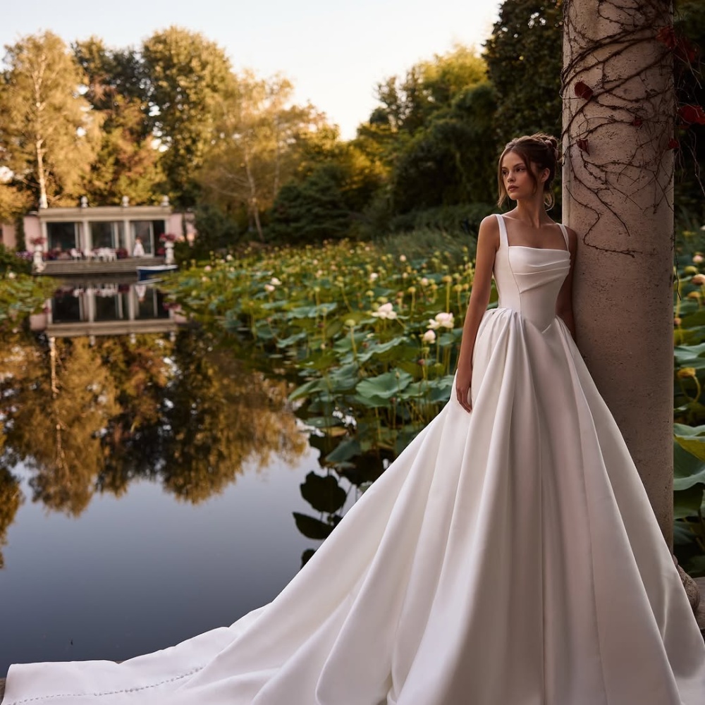 عروس دار ميلا نوفا بخصر الباسك الأنيق