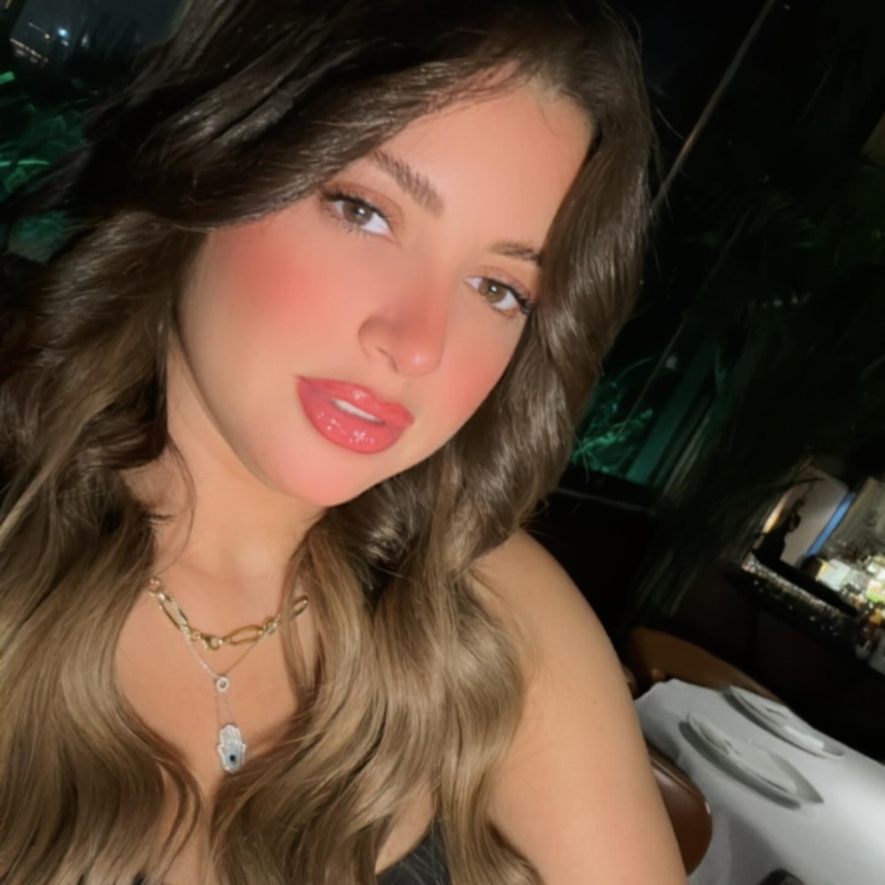 منى فاروق مواليد 25 فبراير