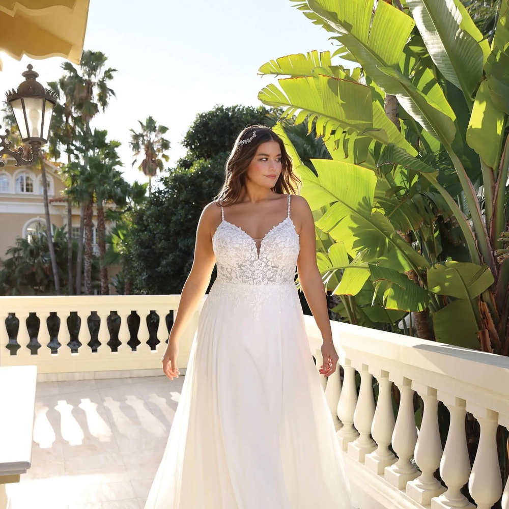 تألقي بأجمل فساتين زفاف مقاس كبير