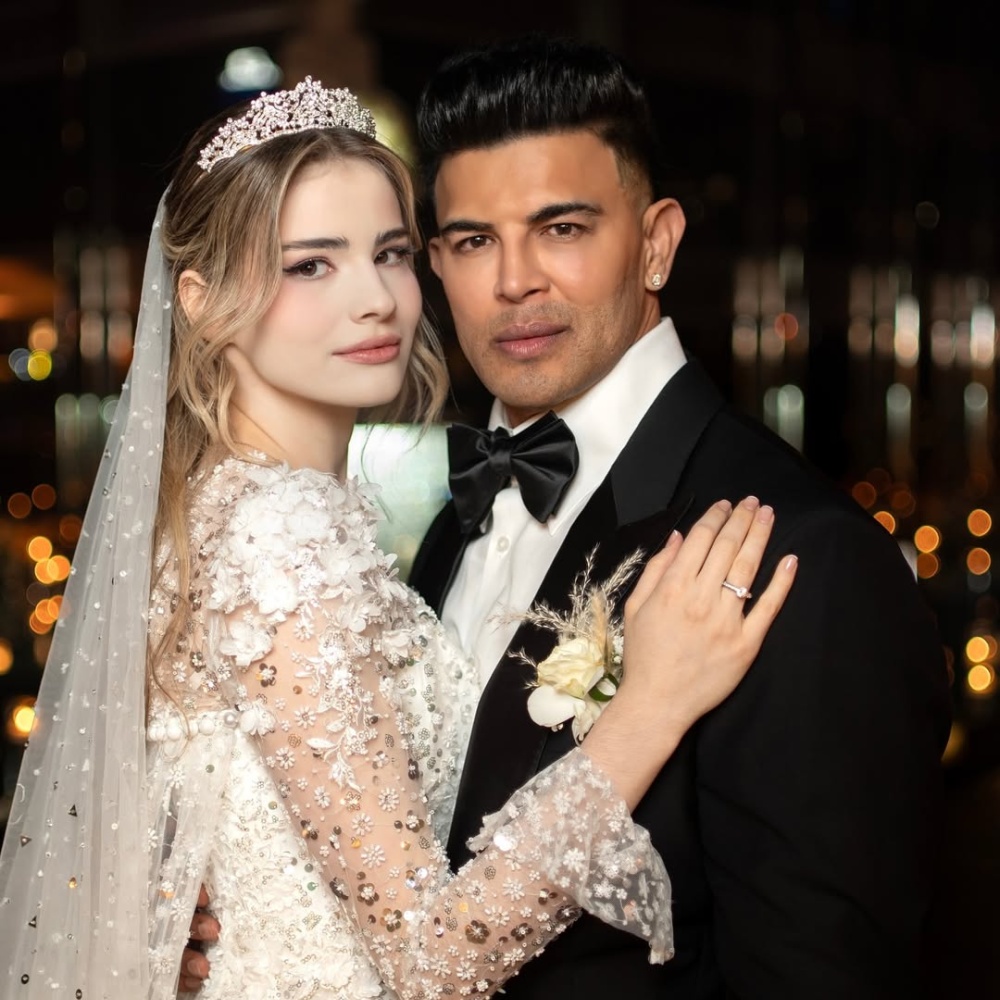 ساهيل خان  وعروسته