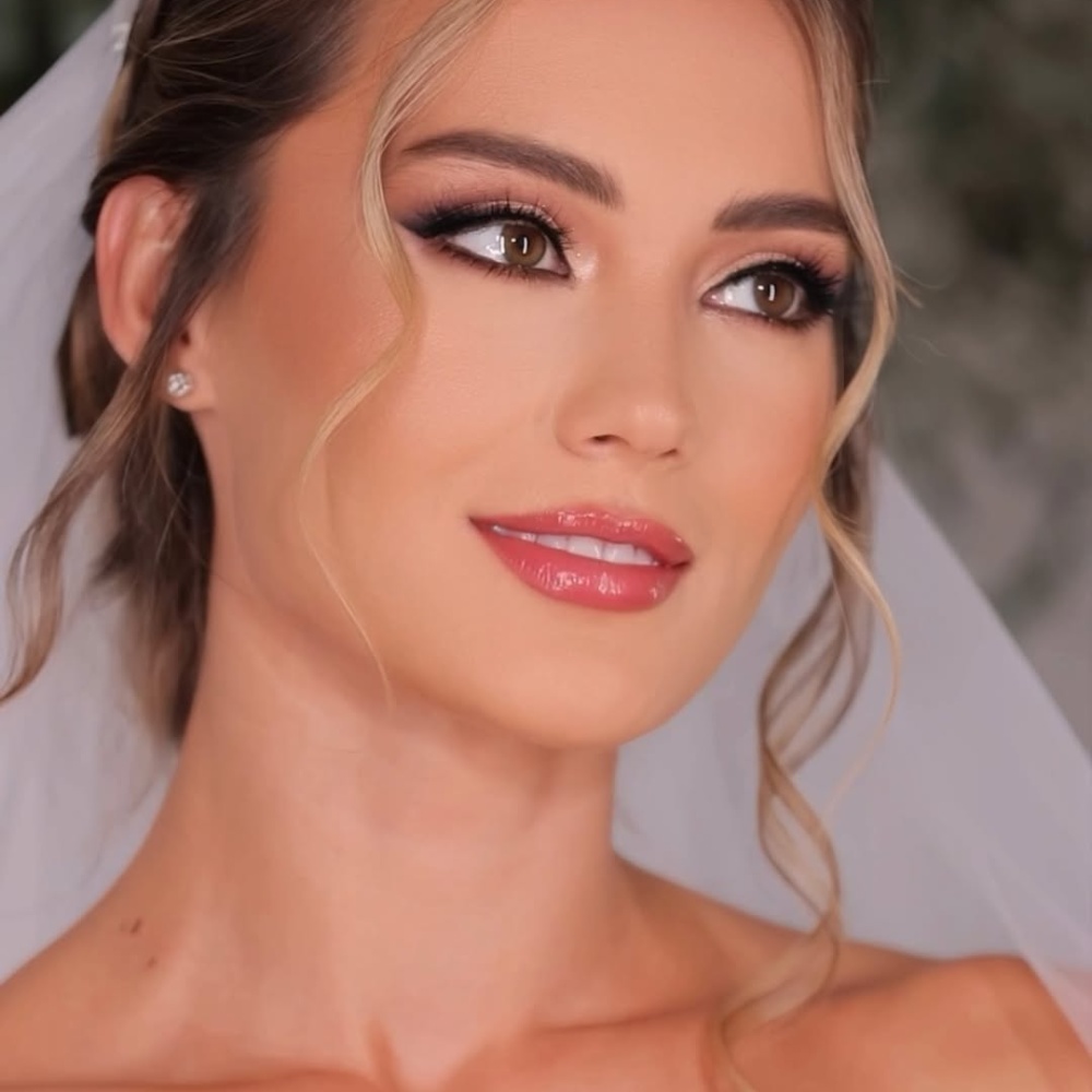 خبيرة المكياج "ليلي فرنسيس" لـ "هي": المكياج الناعم والطبيعي يعكس الجمال الحقيقي للعروس