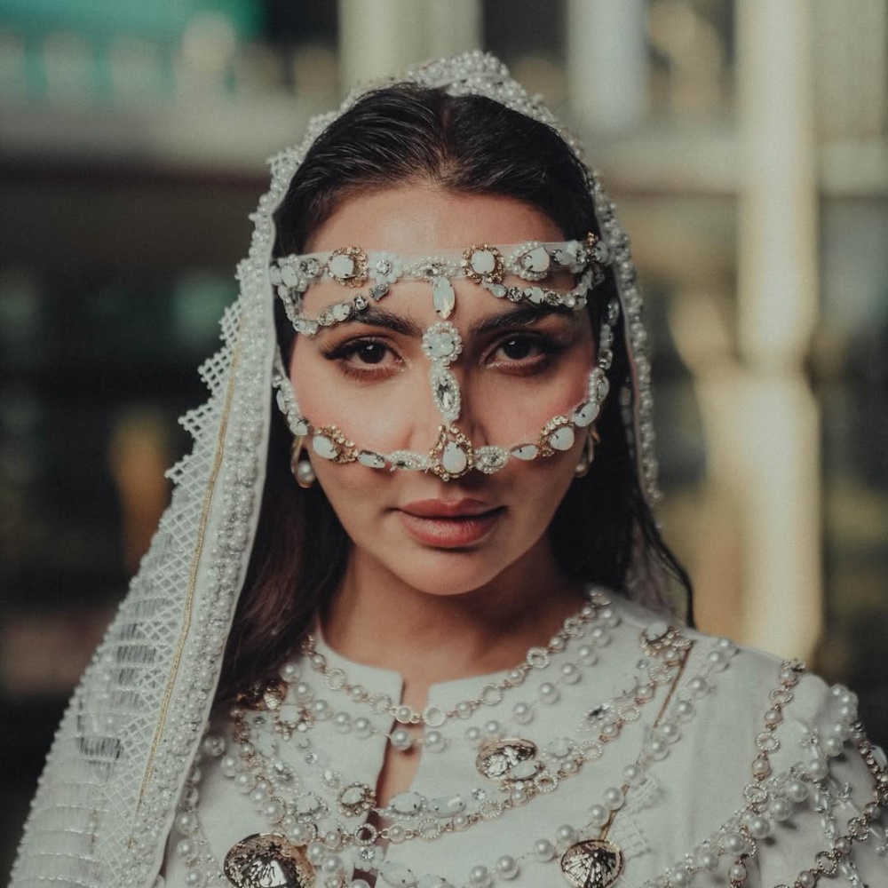 اطلالات النجمات الجمالية من وحي التراث السعودي في احتفالات يوم التأسيس