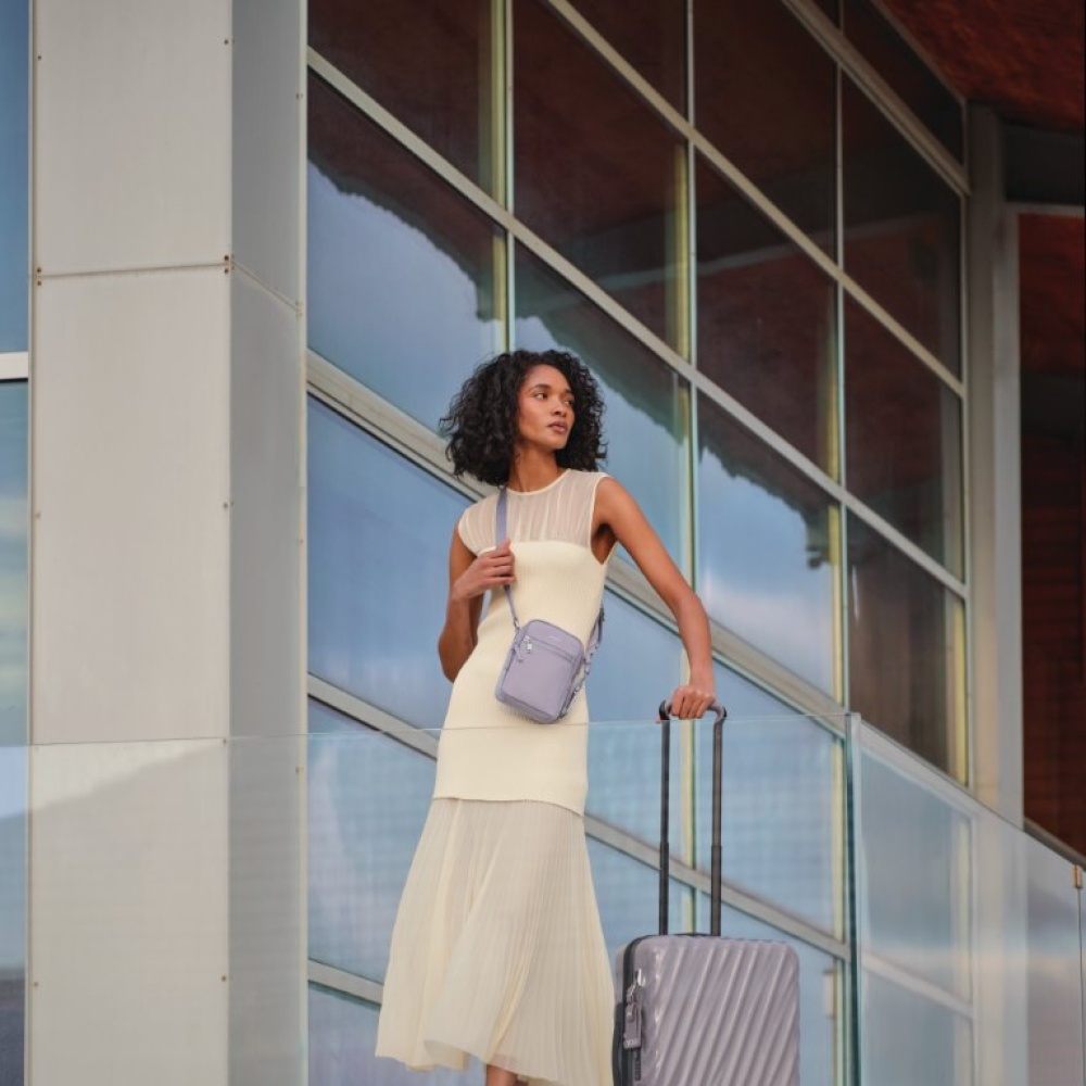 تومي تسلط الضوء على  تأثير جمال البيرو في تشكيلات ربيع 2025