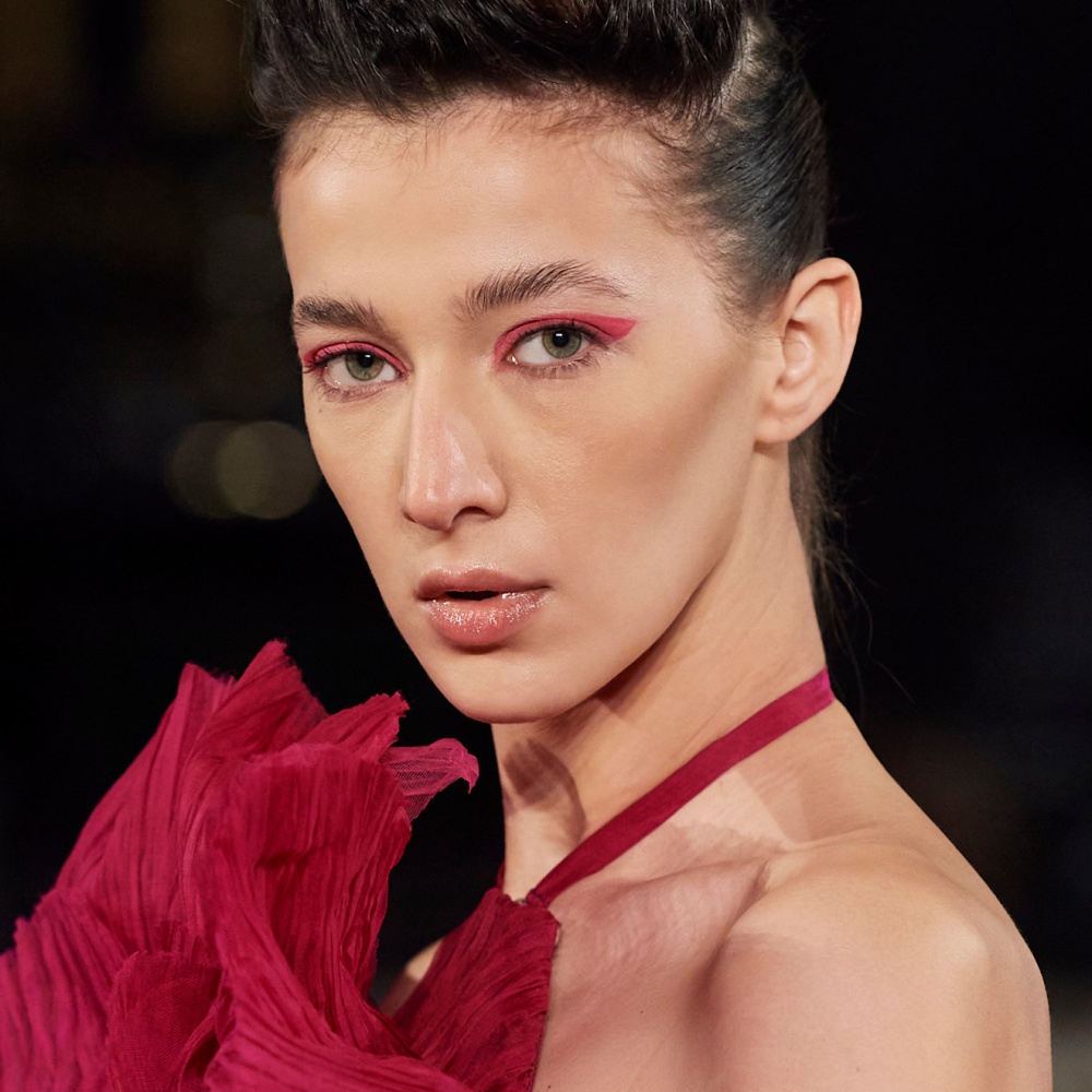 اختياراتنا من عطور نسائية بنفحات الفراولة