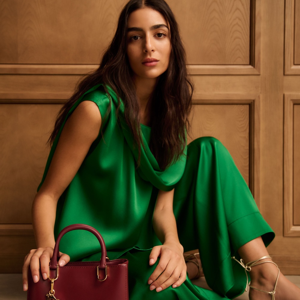 CH CAROLINA HERRERA ترفع الستار على مجموعتها لشهر رمضان المبارك