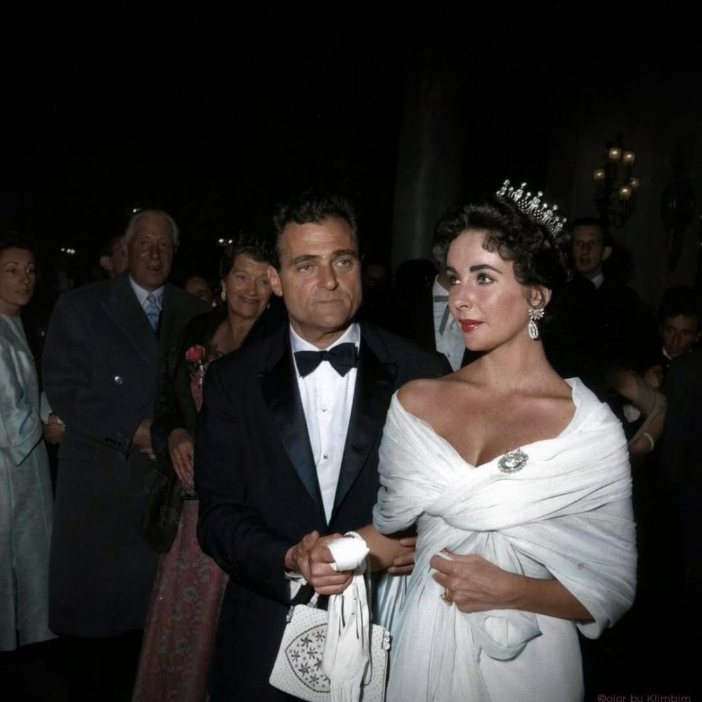 اليزابيث تايلور ومايك تود