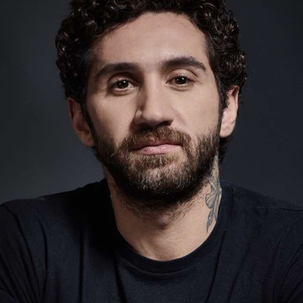 المصمم جان - لويس صبجي يكتب لـ"هي": خيوط الحب والشغف