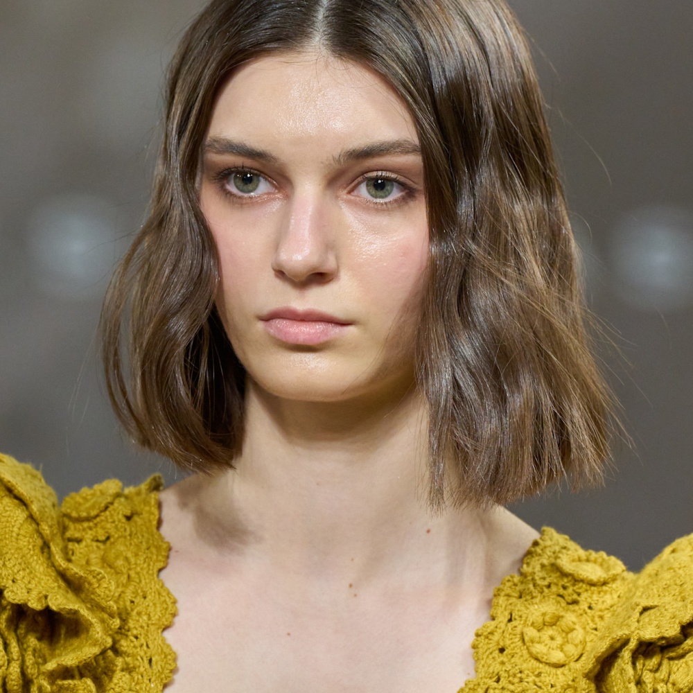 أفضل الزيوت لترطيب الشعر وتغذيته في عام 2025