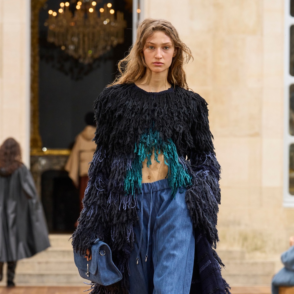 إطلالة من Gabriella Hearst