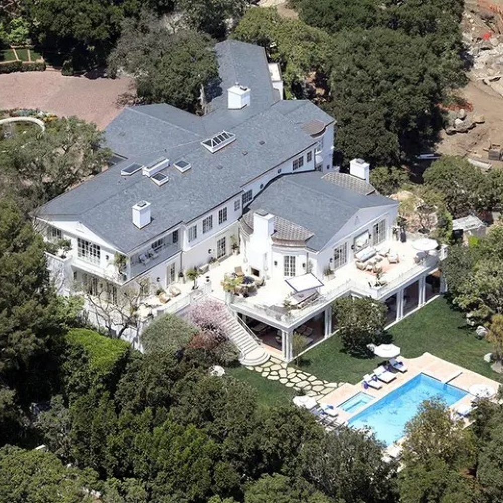 هكذا يحافظ جيف بيزوس على خصوصية منزله في بيفرلي هيلز؟!