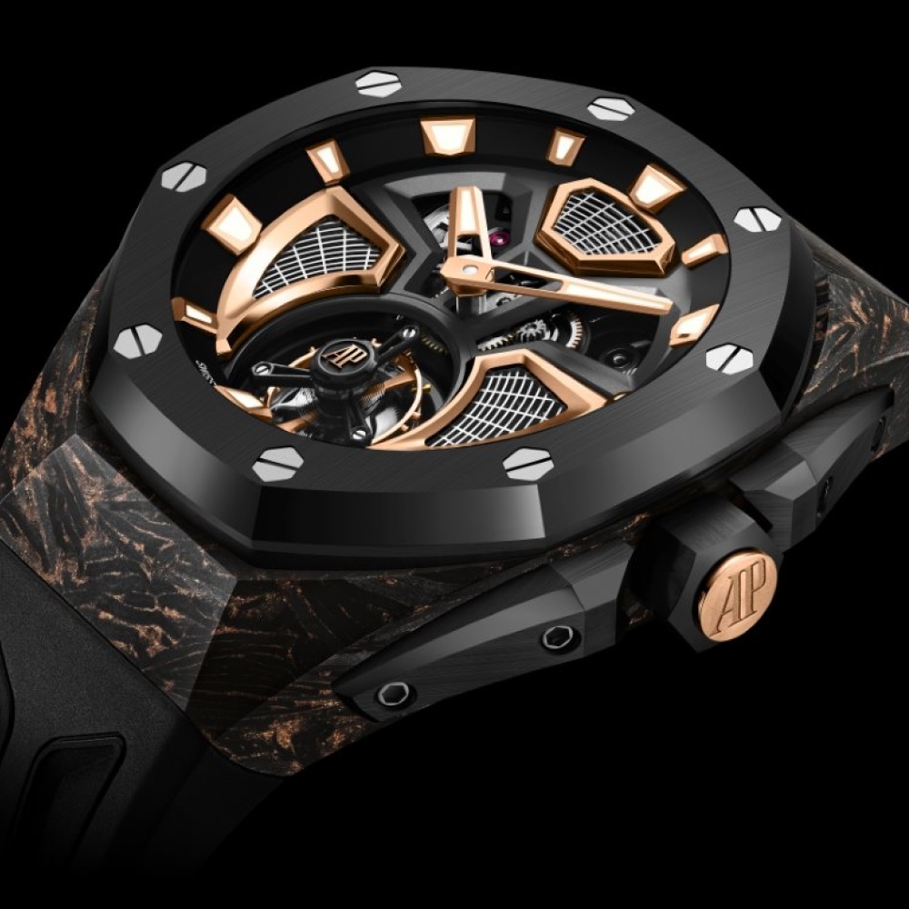 أوديمار بيغه تطرح إصداراً خاصاً من ساعة رويال أوك كونسيبت فلاينغ توربيون من كربون CFT