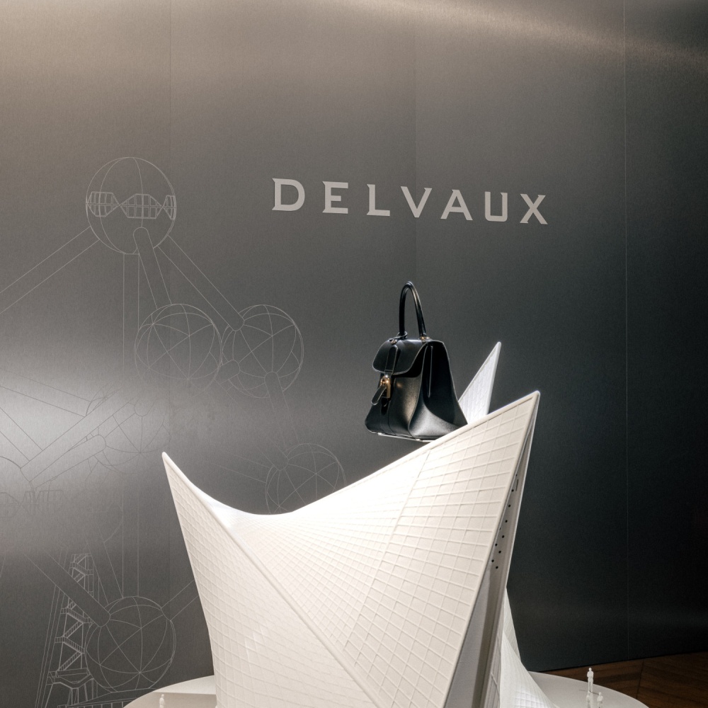 حقائب Delvaux