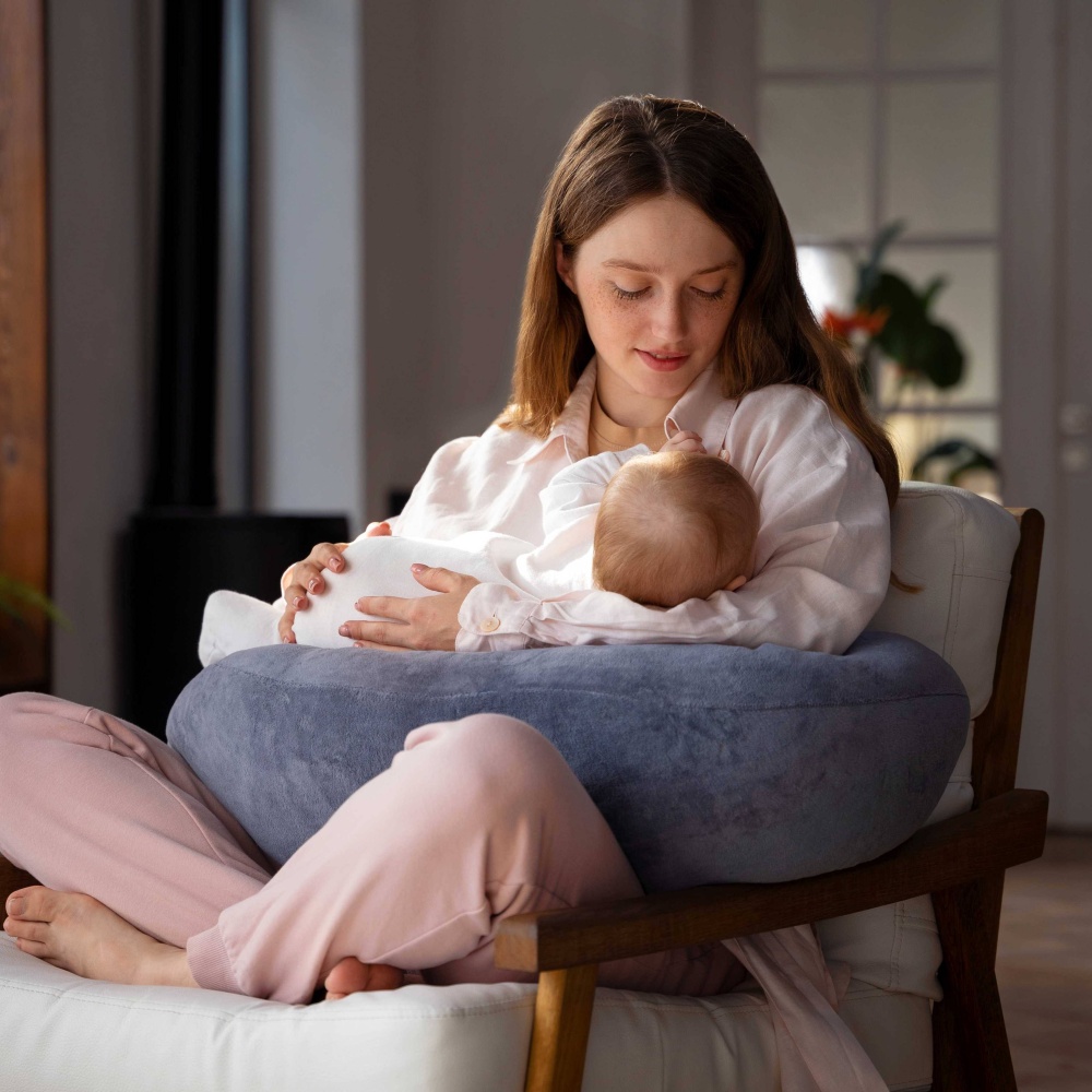 التواصل البصري بين الأم والمولود يعزز من الروابط العاطفية بينهما