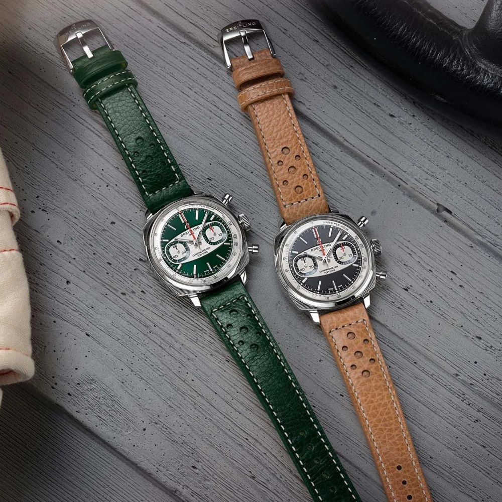 سوار جلدي مثقوب يعزز الطابع الرياضي في Breitling Top Time Racing