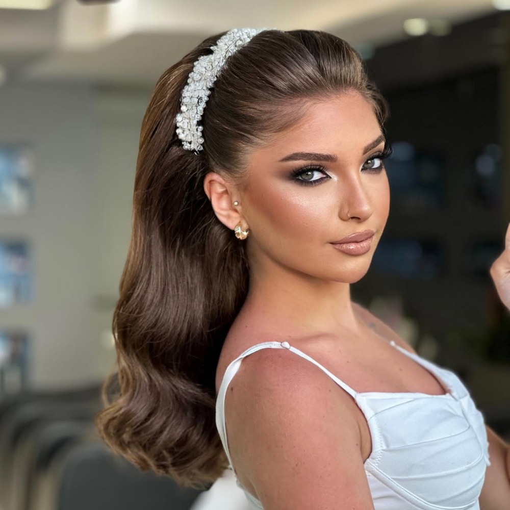 عروس ساحرة بكل الأعمار... جاك جرجس يكشف لـ "هي" حيل تطبيق المكياج لجمال متجدد