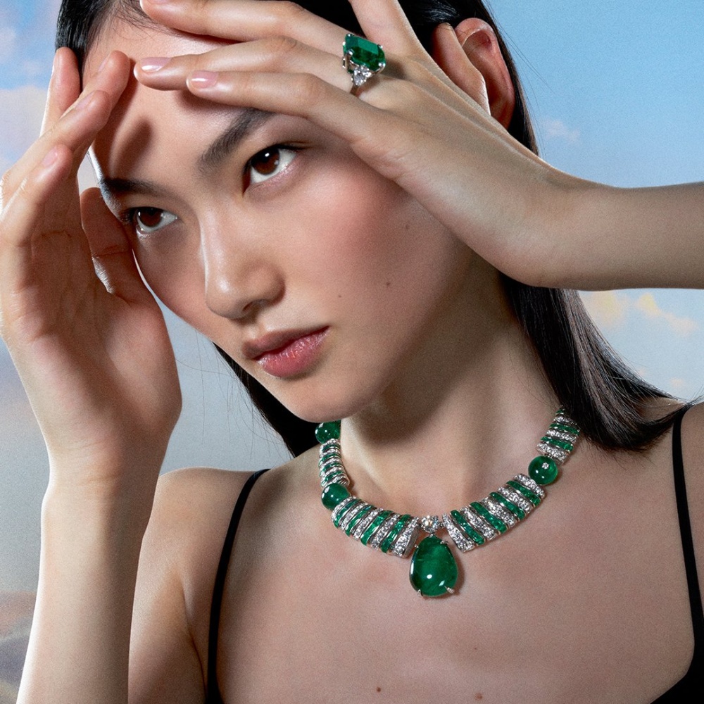 فخامة الزمرد حجر مايو في مجوهرات من Bvlgari