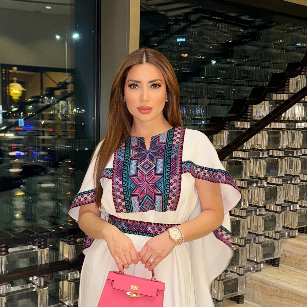 نسرين طافش تختار مجوهرات أنثوية ناعمة