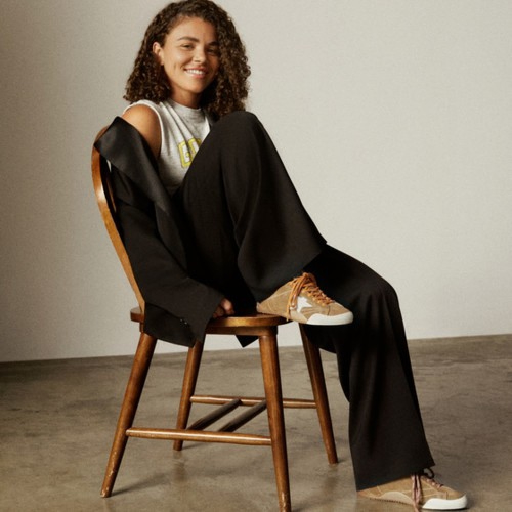 GOLDEN GOOSE تطلق أحدث حملاتها لحذاء True-Starمع بطلة التنس ياسمين باوليني