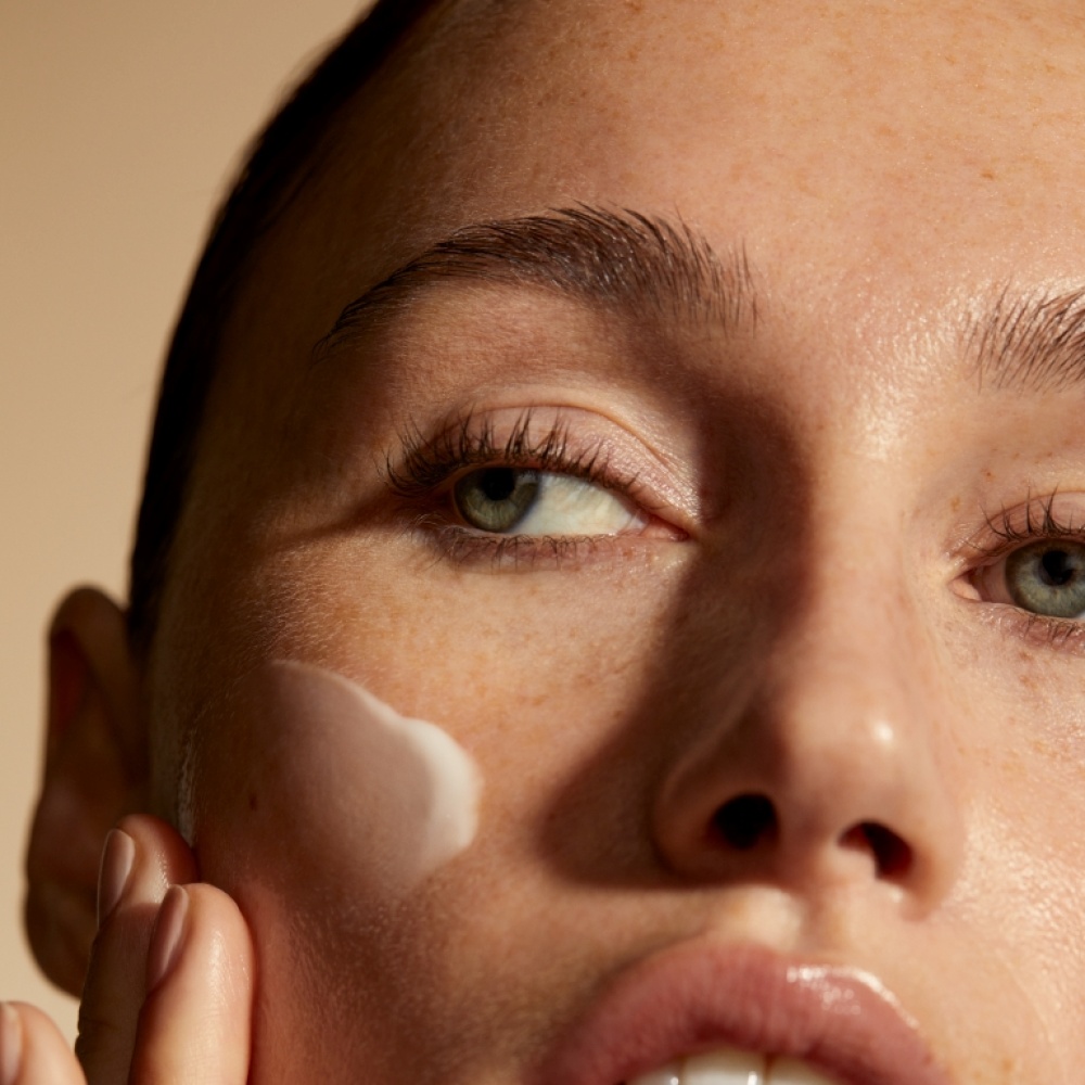 سبا سينسيز في فندق كمبينسكي سنترال أفينيو دبي يقدم علاجات الوجه بالتعاون مع Aromatherapy Associates