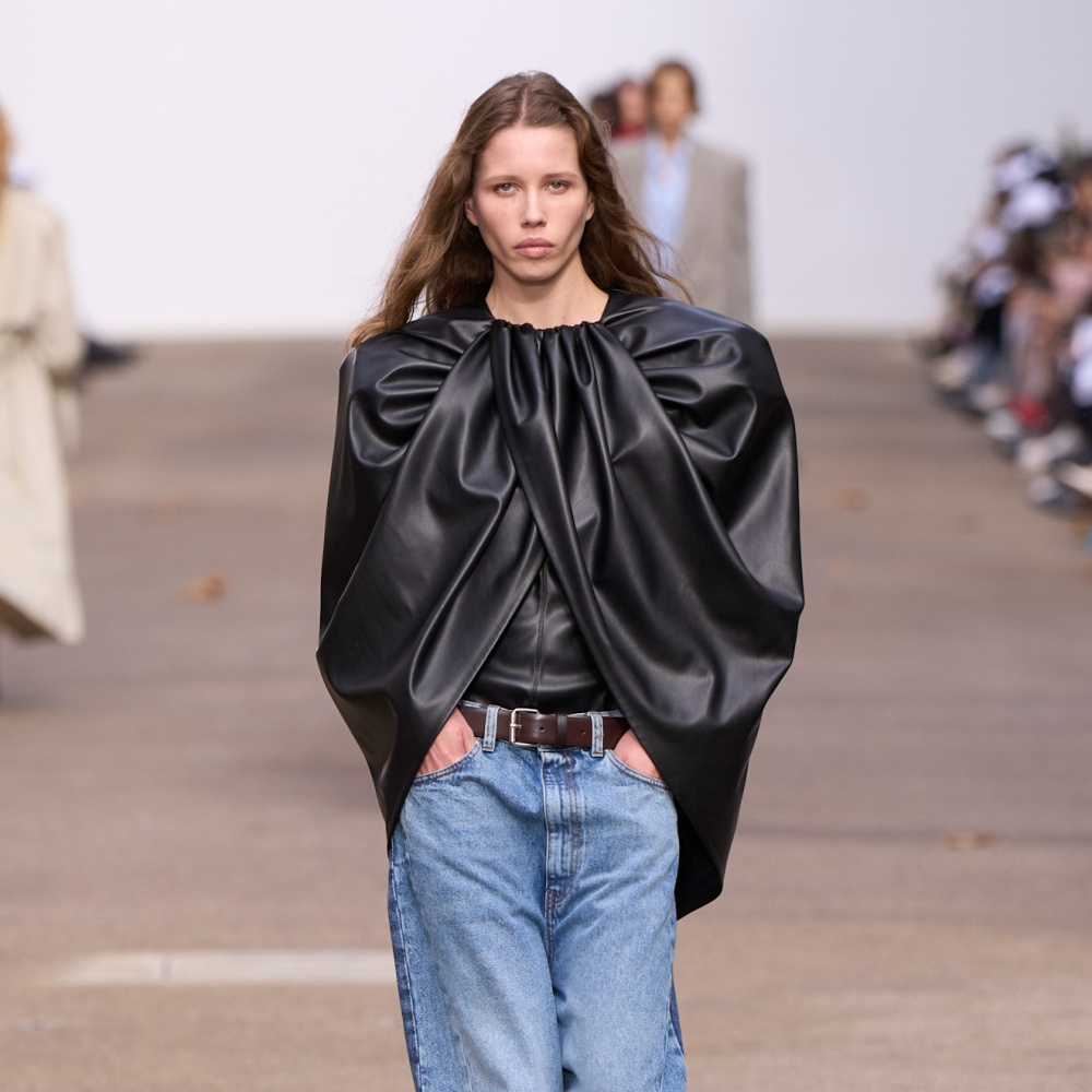 إطلالة من Stella McCartney