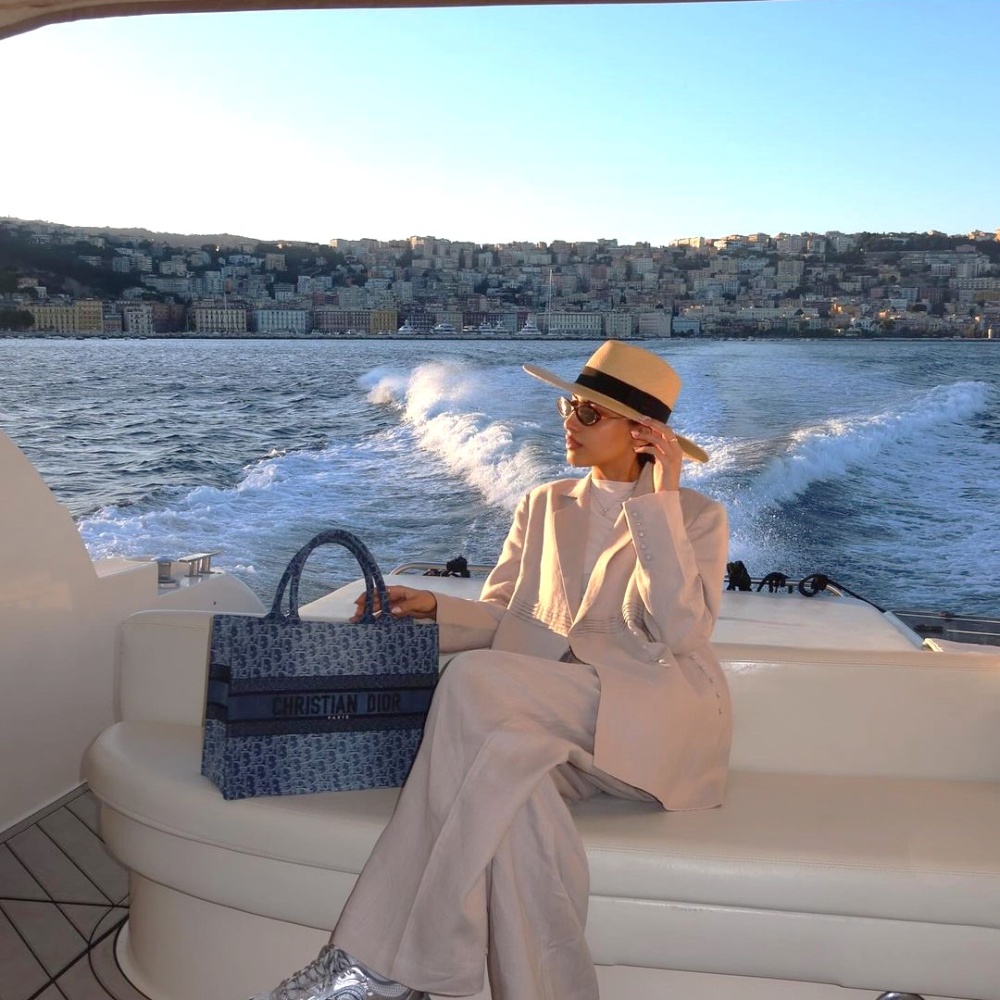 يارا النملة في جزيرة كابري ايطاليا