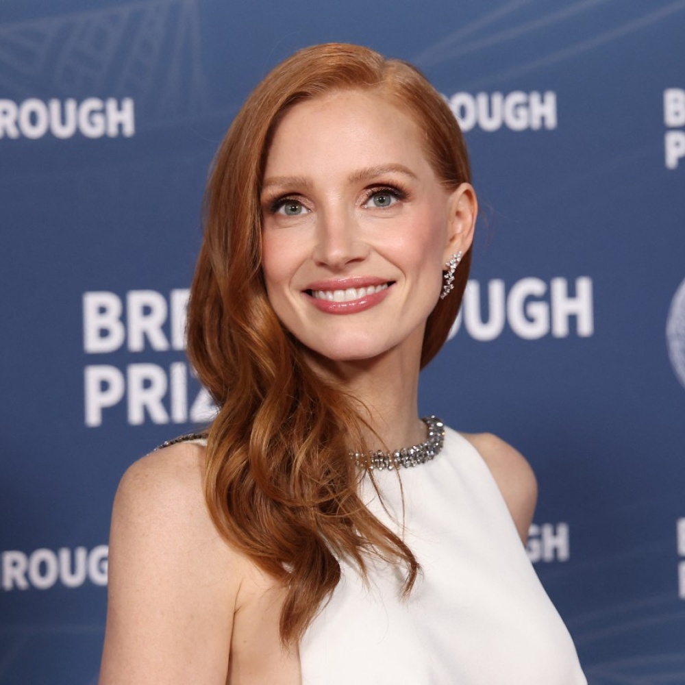 مكياج العيون اللامع والبرونزي من إطلالة Jessica Chastain