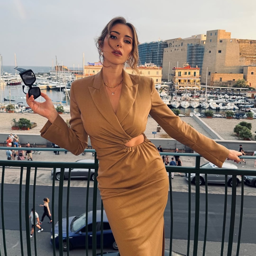 دانييلا رحمة بأحدث ظهور لها بفستان نهاري