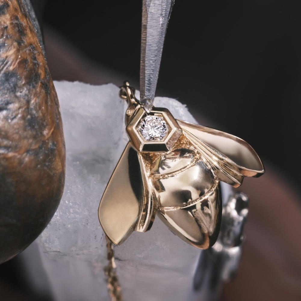 CHAUMET_Bee de Chaumet pendant
