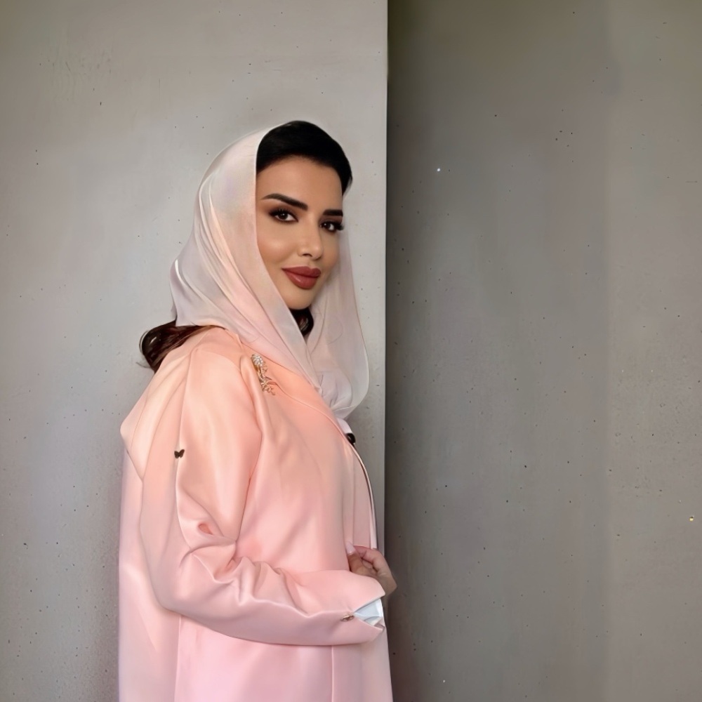 خاص لـ"هي": كاتبة السيناريو السعودية منال العويبيل.. خيال نقدي يعيد رسم المشهد المحلي