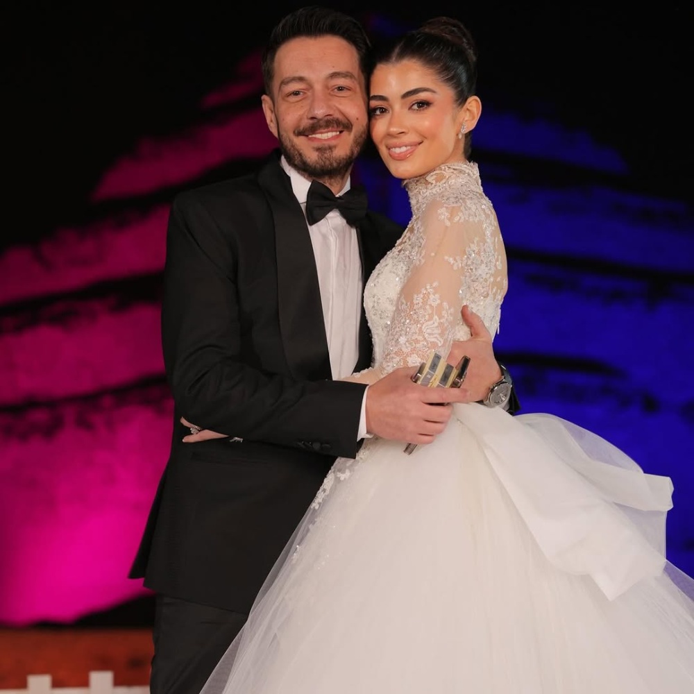 ليلى زاهر مع والدها في يوم الزفاف