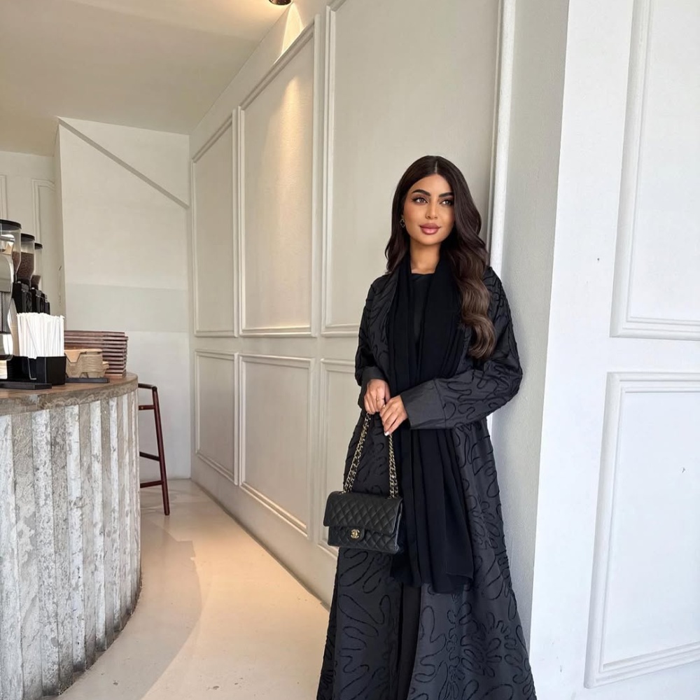 عباية سوداء منRav Abaya