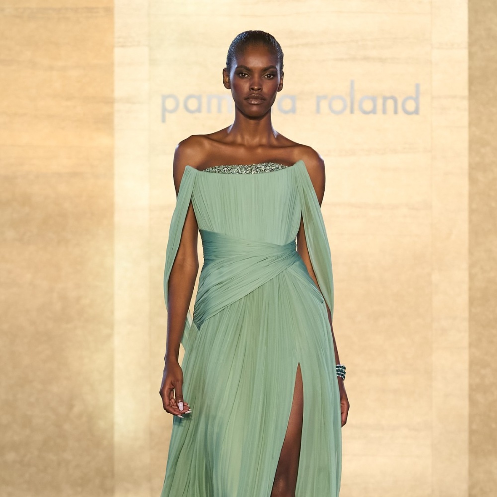 فستان راقي ومناسب من مجموعة Pamella Roland