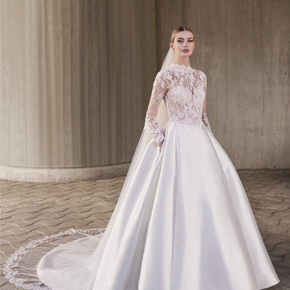 فستان زفاف بقماش الميكادو من Pronovias