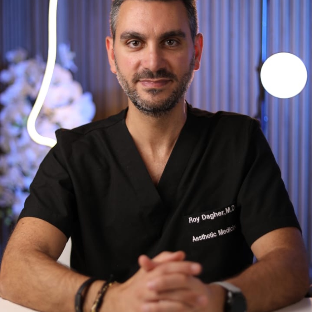الدكتور روي داغر طبيب في الطب التجميلي