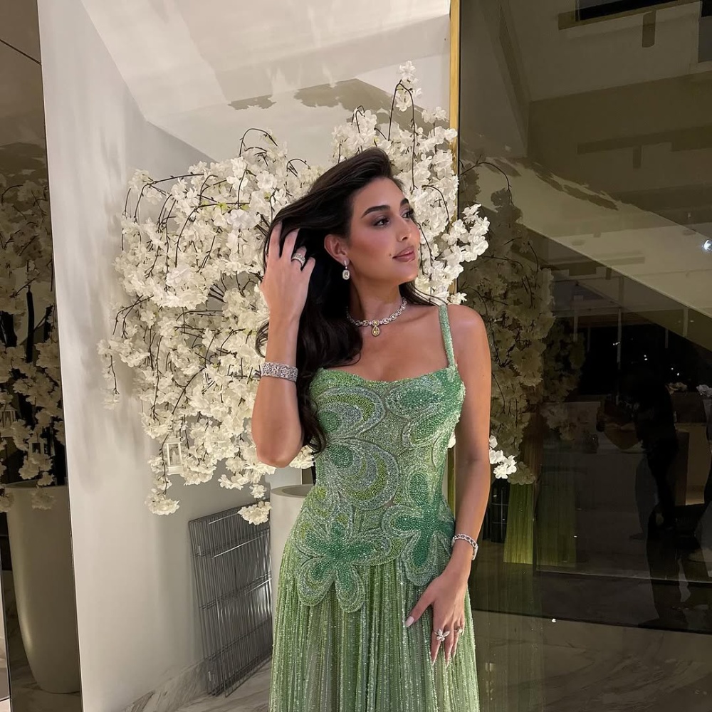 ياسمين صبري وجان بيار خوري: ثنائي الأناقة في أجمل الإطلالات الملوّنة