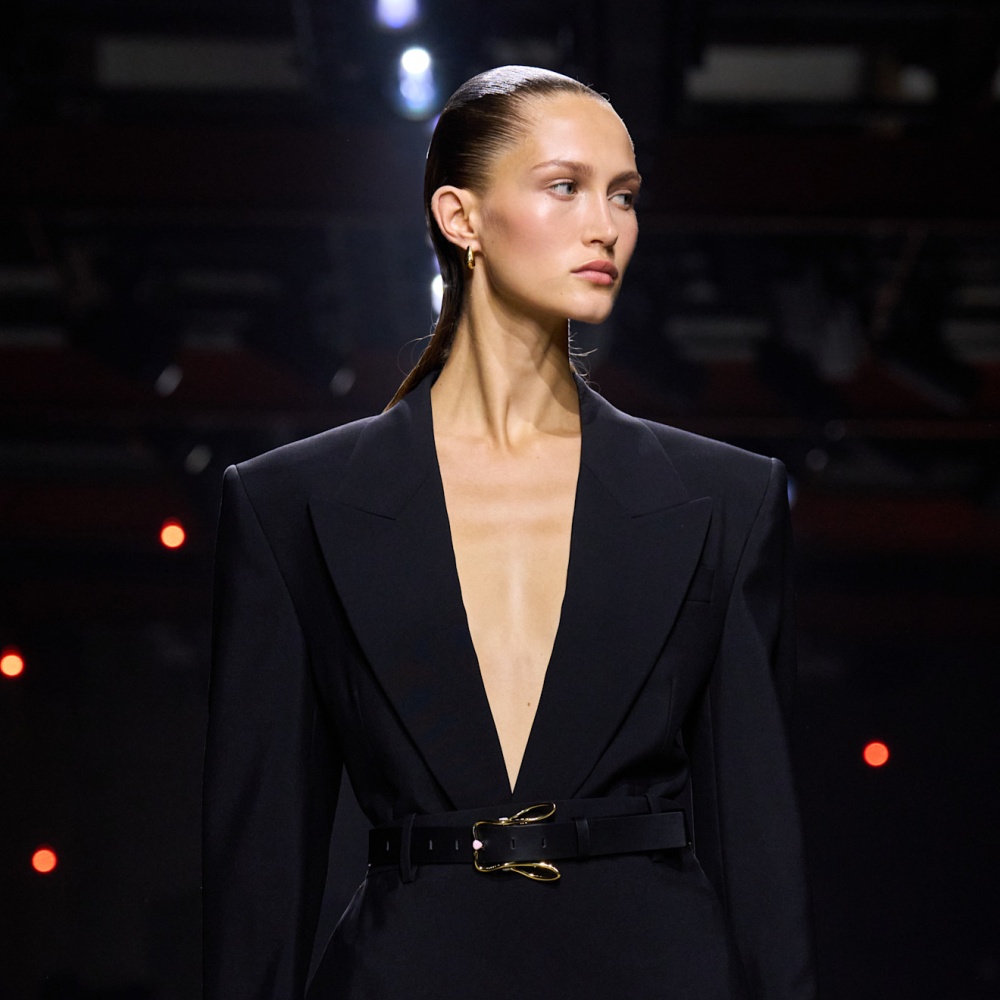 أفكار متنوعة لتنسيق الحزام من Bottega Veneta