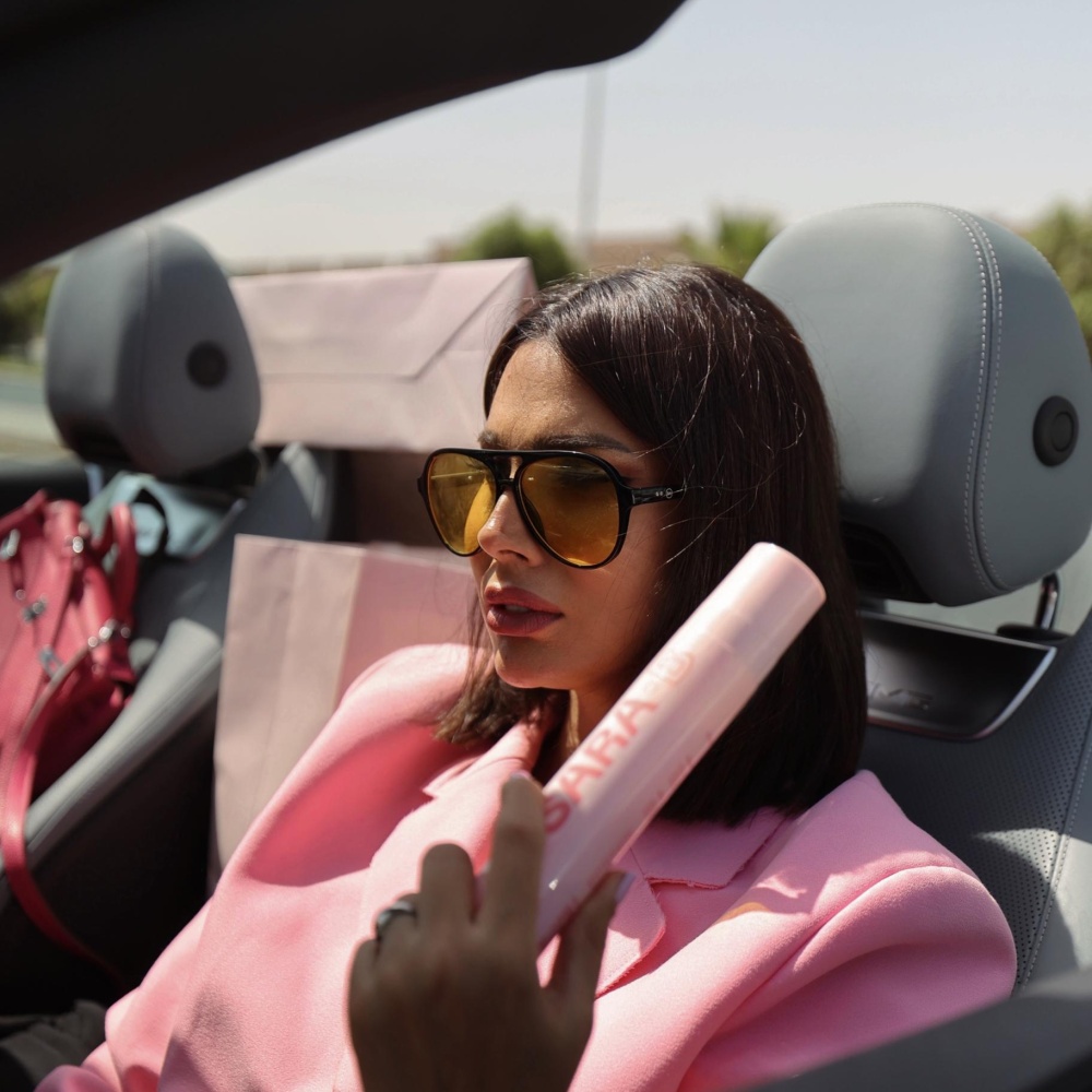 سارة بصراوي تشاركنا نصائح التشميس مع علامتها “SARA.B”