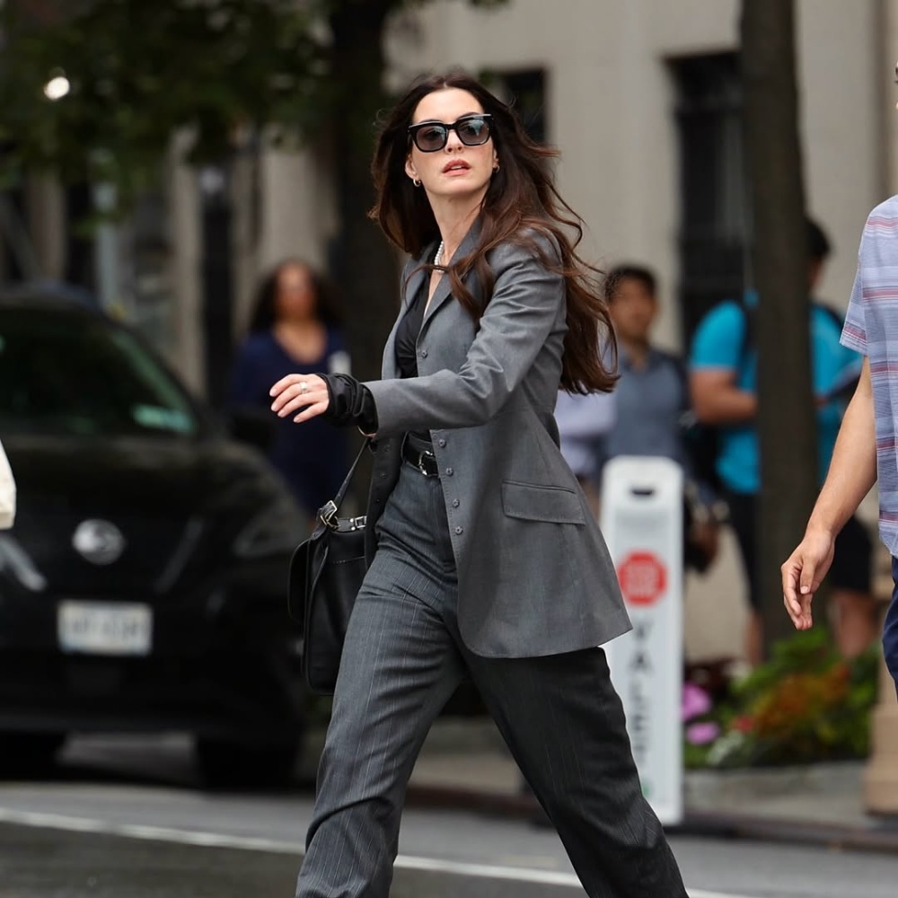 إطلالات ترسم أسلوب آن هاثاواي الجديد في فيلم The Devil Wears Prada 2