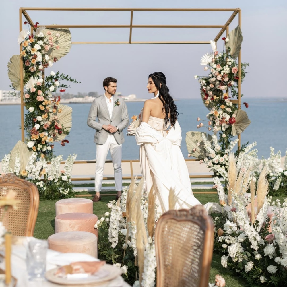 إطلالة مميزة وخلابة في زفاف في القاعة الخارجية لفندق Vida Hills