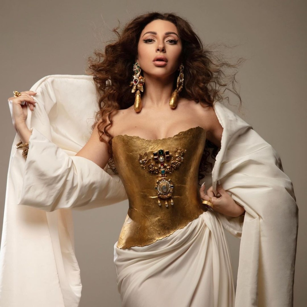 جولة على أجمل تصاميم المجوهرات التي تتألق بها ميريام فارس وشاكيرا