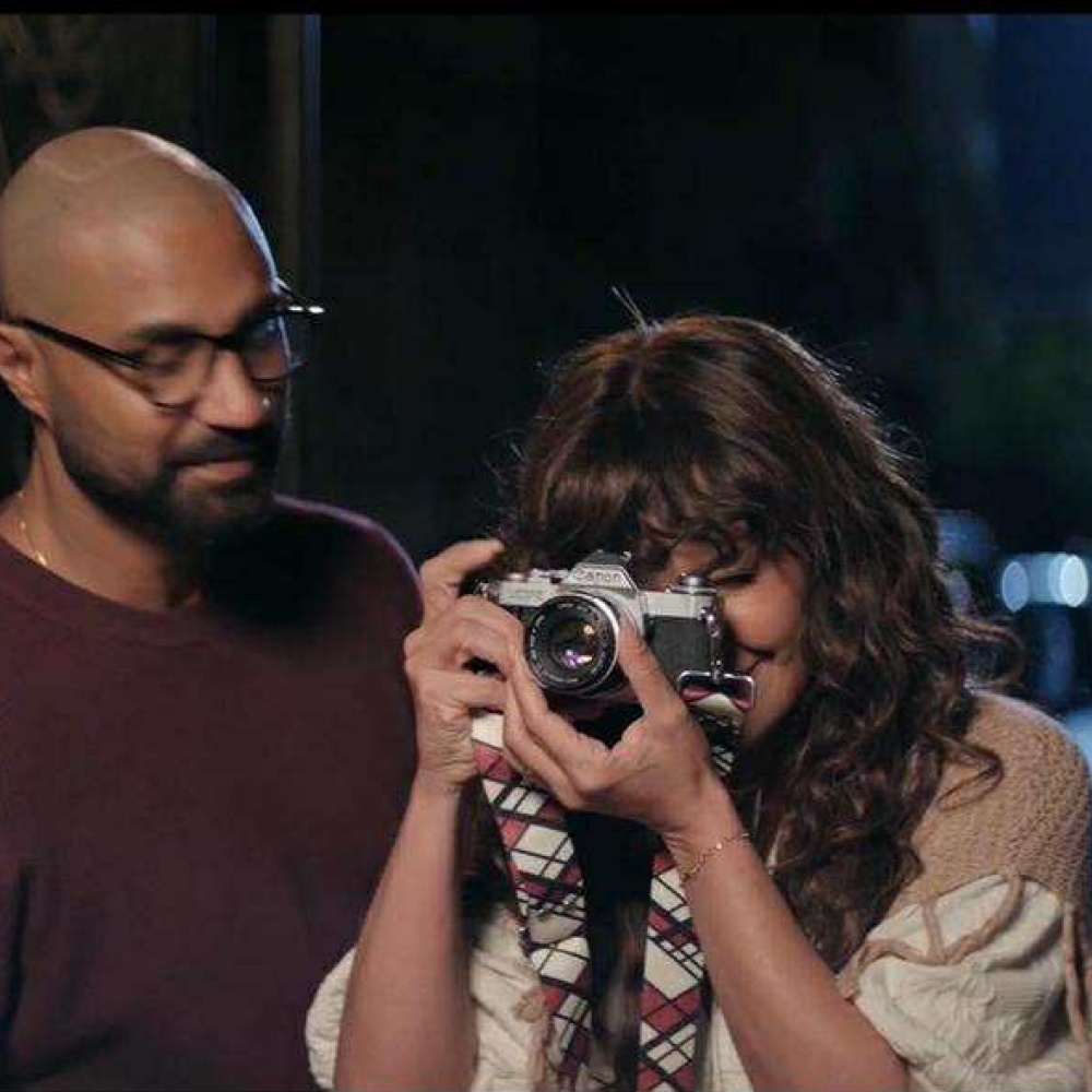 صبا مبارك تكشف الأسرار في مسلسل "220 يوم"