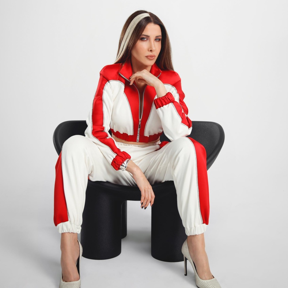نانسي عجرم تتألق بمجوهرات فاخرة تخطف الأنظار في صيف 2