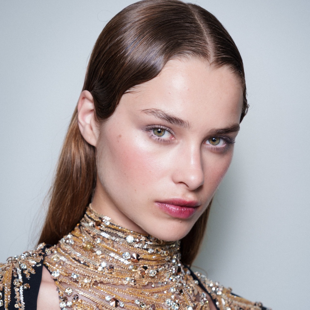 المكياج البني لاخفاء ترهل الجفون بأسلوب Zuhair Murad