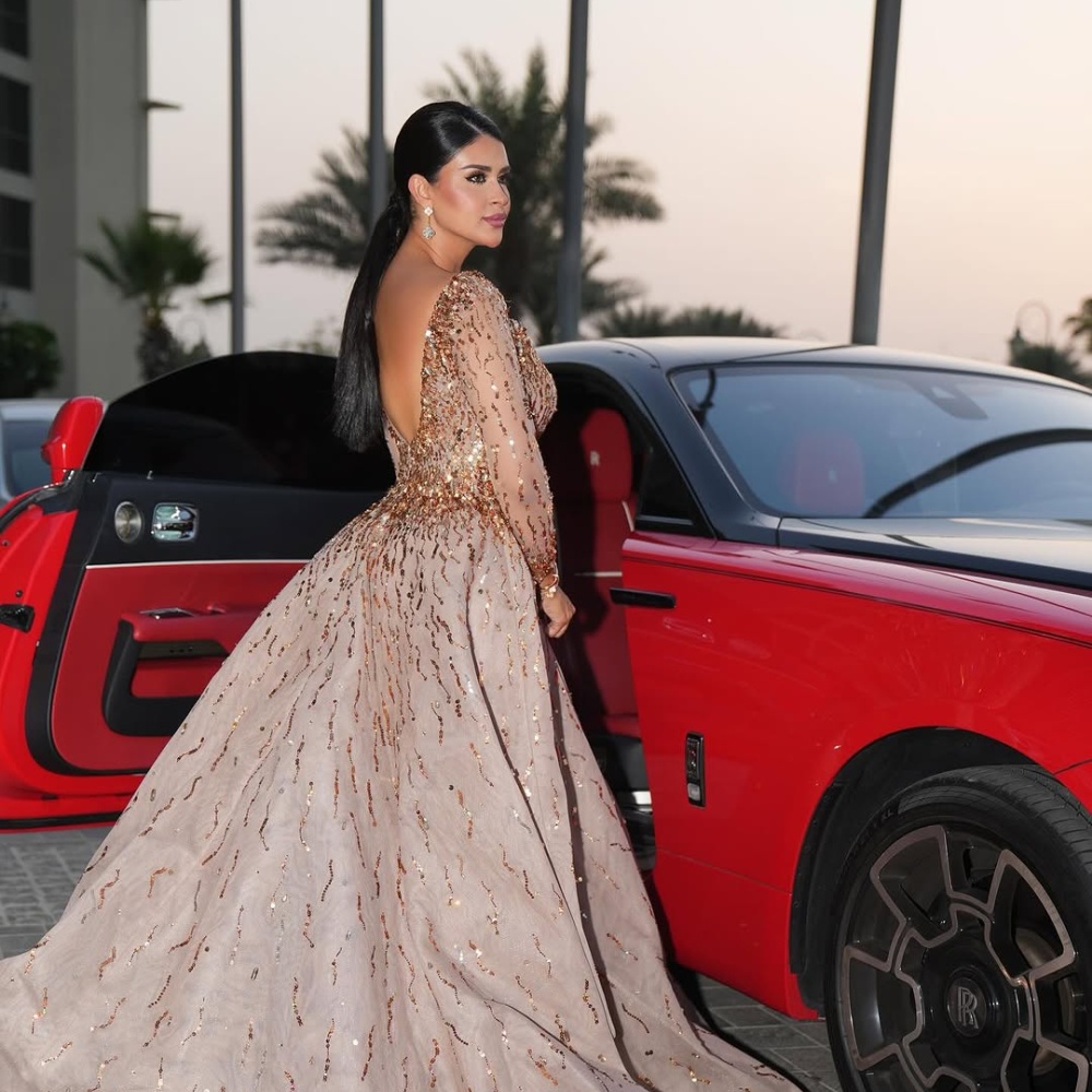 أحدث إطلالات سلمى رشيد بين فساتين السهرة والأزياء الكاجوال