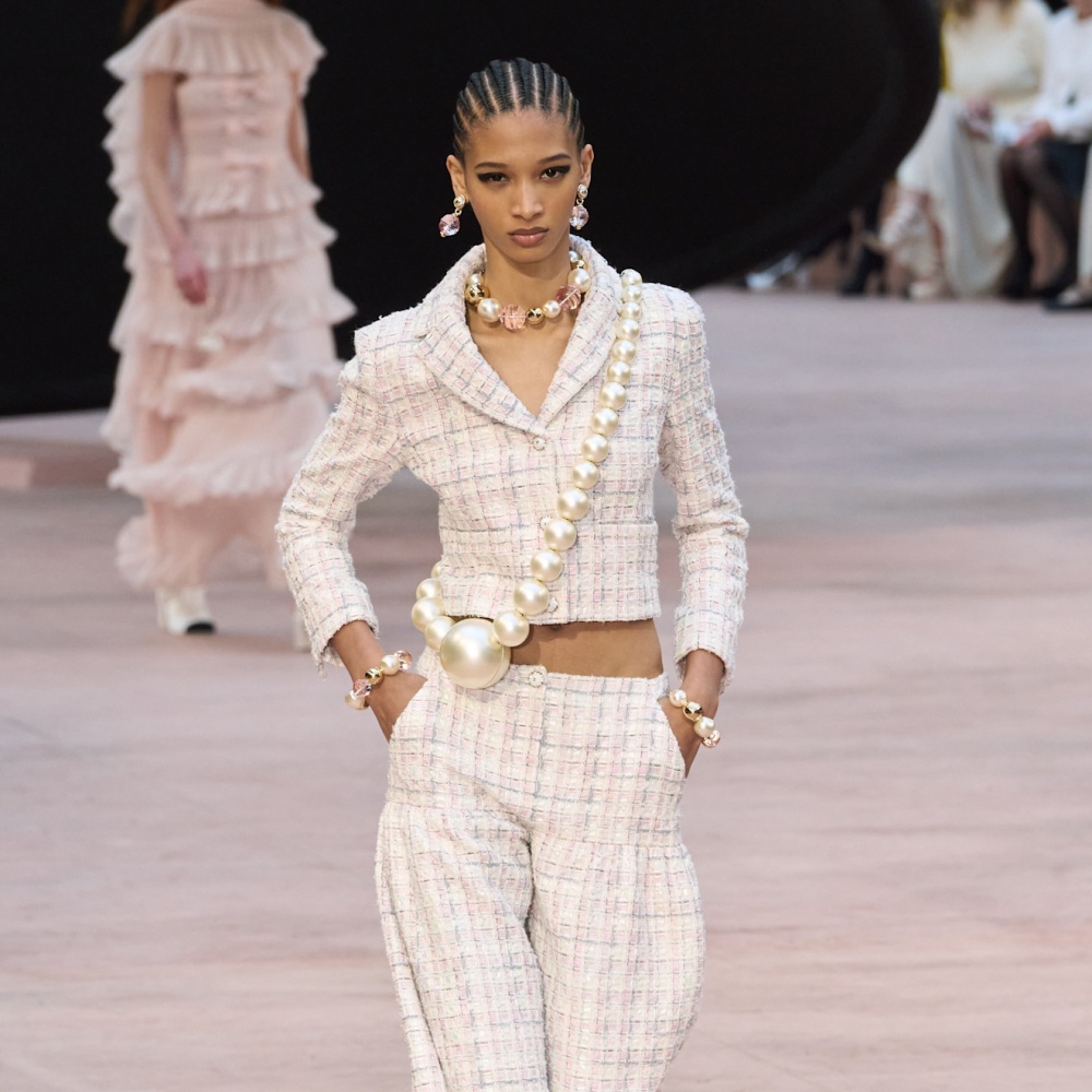 البلايزر القصيرة من Chanel