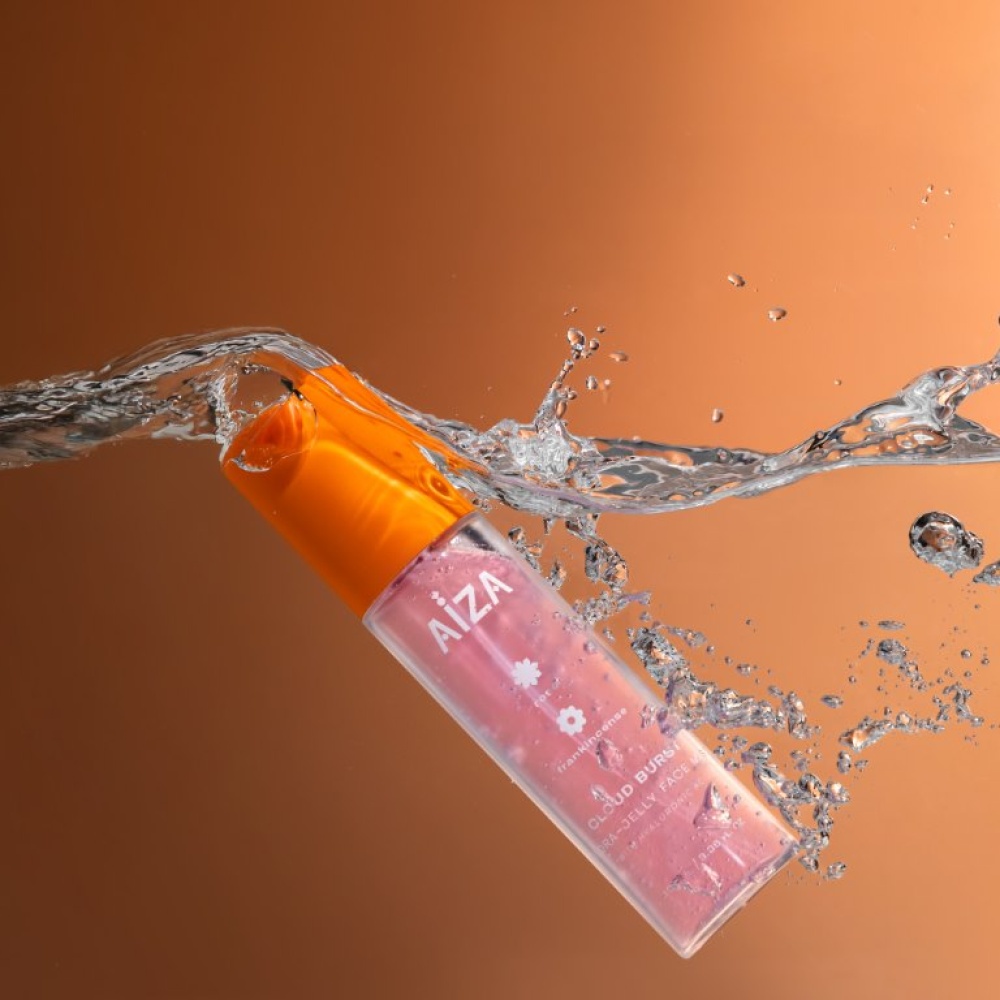 سر الانتعاش مع بخاخ الوجه الجديد "كلاود بورست هيدرا جيلي" من آيزا