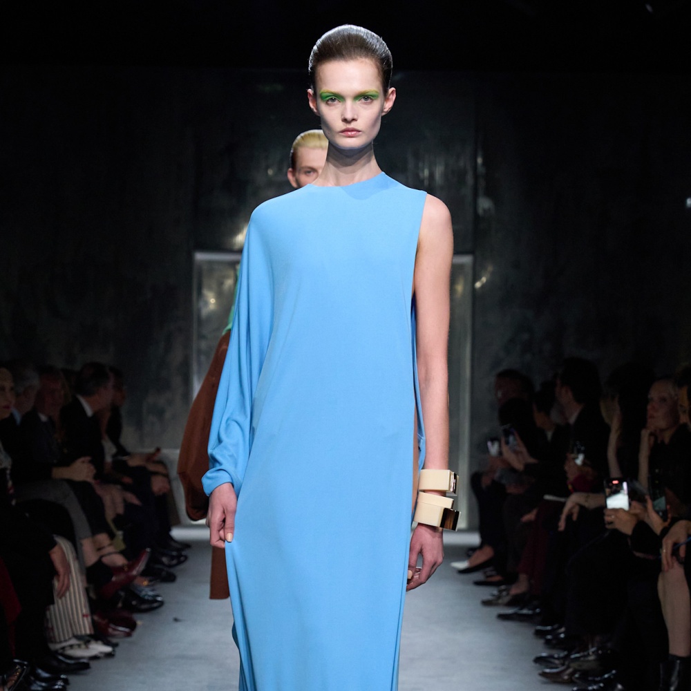 فستان ناعم باللون الأزرق من Tom Ford