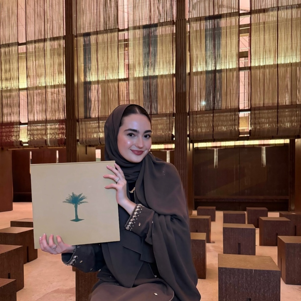 خاص لـ"هي": الفنانة البصرية السعودية جنى ملائكة بين الهوية والابتكار البصري