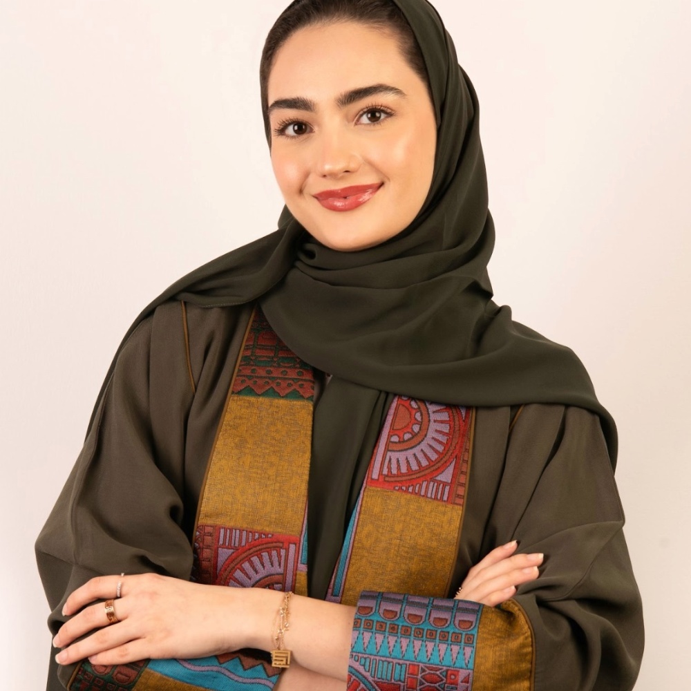 خاص لـ"هي": الفنانة البصرية السعودية جنى الملائكة بين الهوية والابتكار البصري