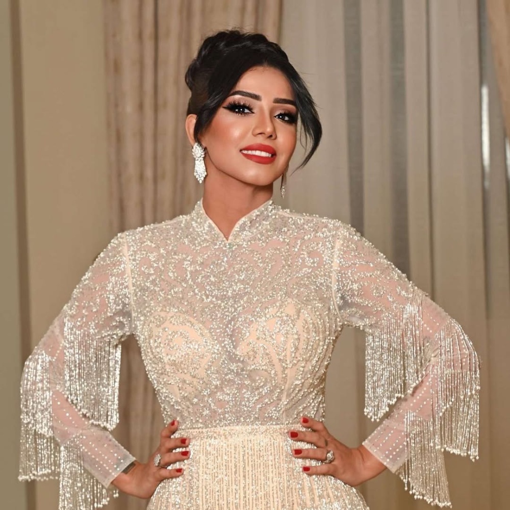 الفنانة مروة سالم بفستان ساحر يناسب الخطوبة